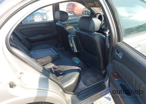 1998 Nissan Maxima Gle/Gxe/Se z USA, uszkodzony, nr VIN JN1CA21D2WT532481